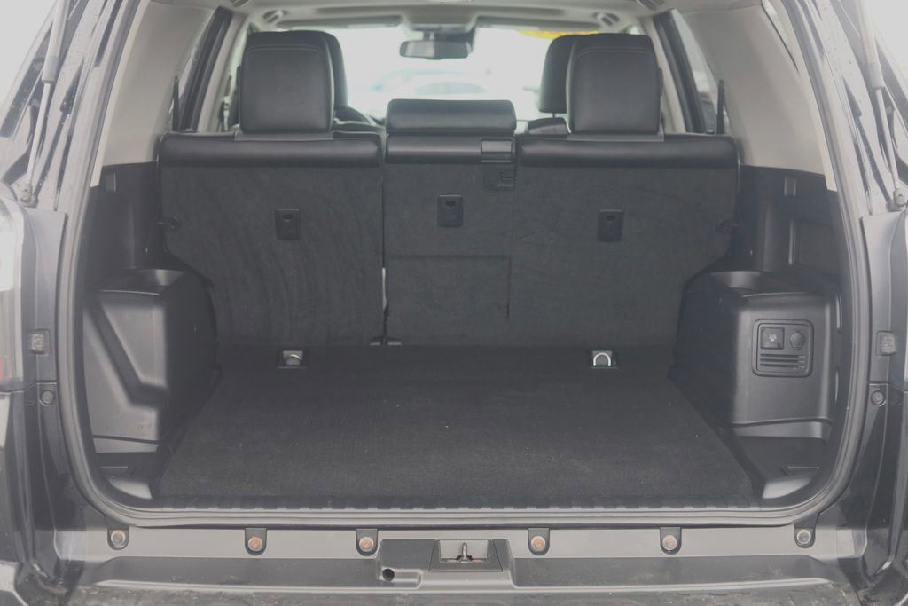 Used 2020 Toyota 4Runner SR5 Premium w/ Moonroof Package image 11