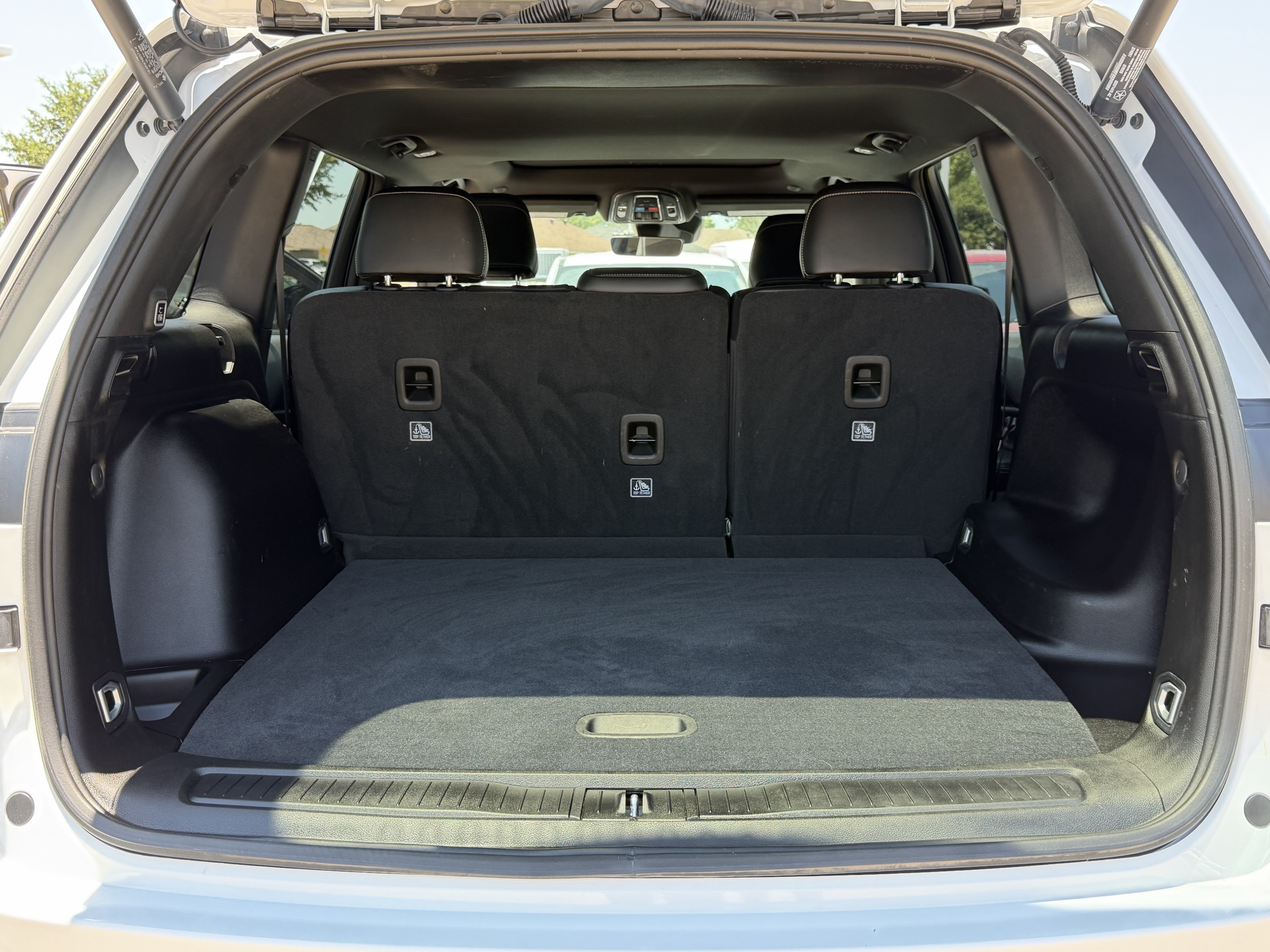 Used 2025 Jeep Grand Cherokee Altitude RWD image 32