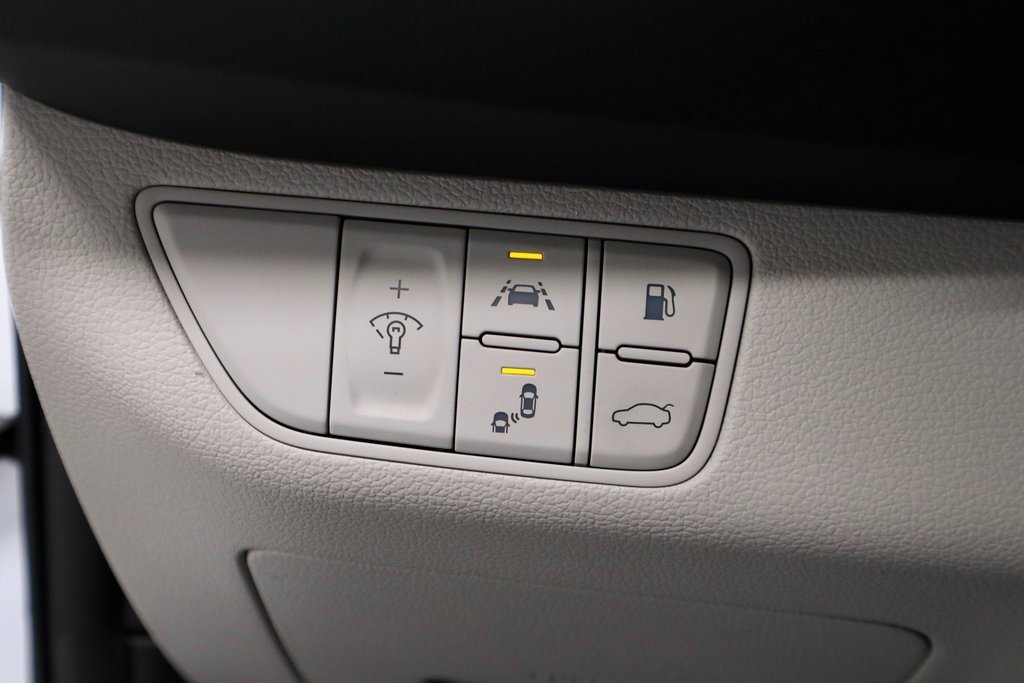 Used 2019 Genesis G70 2.0T Advanced w/ Dynamic Package image 30