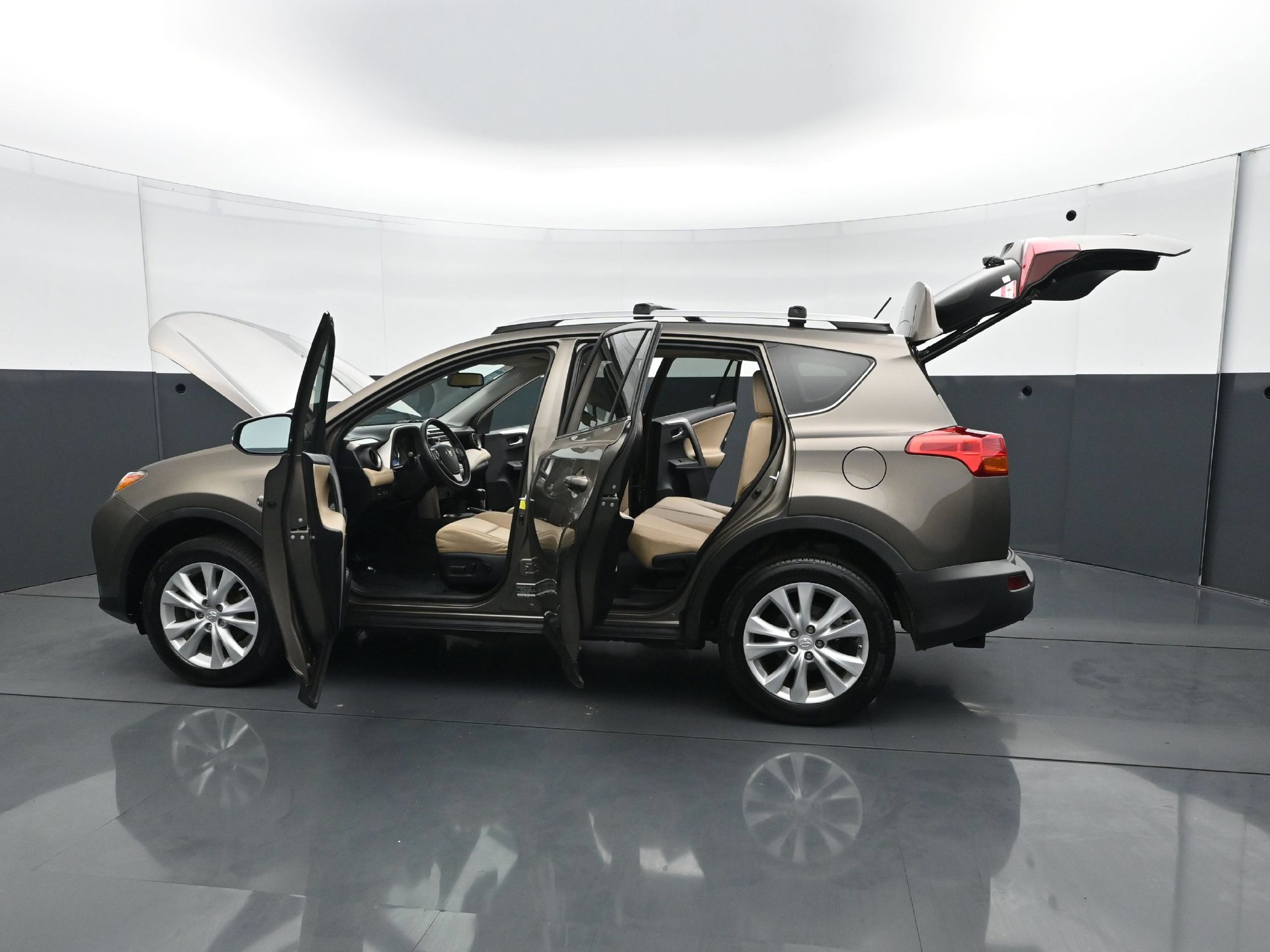 Used 2014 Toyota RAV4 Limited AWD/4WD image 30