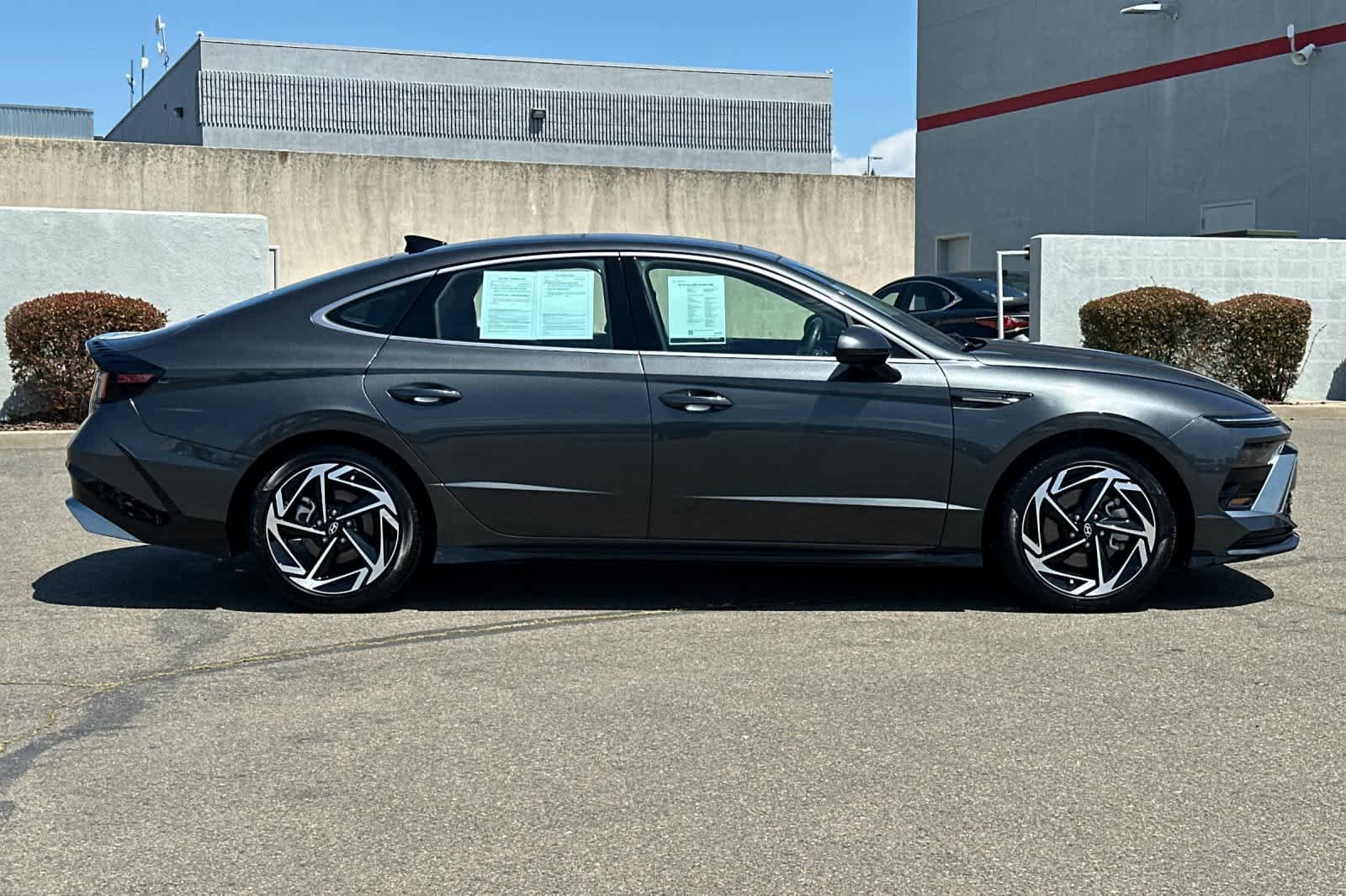Used 2024 Hyundai Sonata SEL w/ Convenience Package FWD image 6