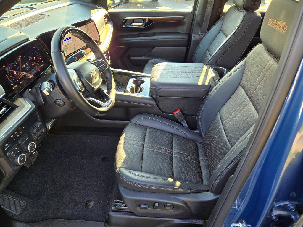 Used 2026 Chevrolet Suburban High Country w/ Sun And Tow Package AWD/4WD image 25