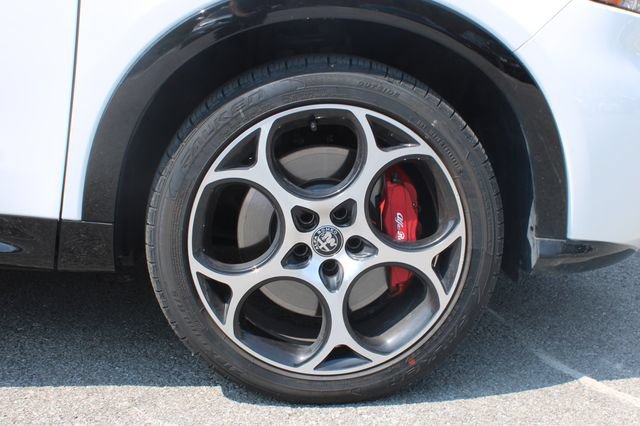 Used 2025 Alfa Romeo Tonale w/ Premium Package AWD/4WD image 38