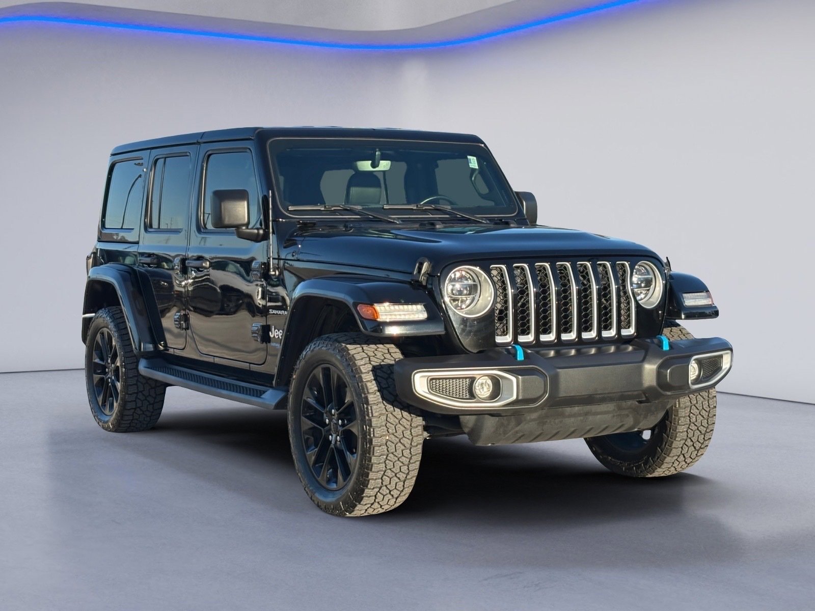 Used 2022 Jeep Wrangler Unlimited Sahara w/ Cold Weather Group image 8
