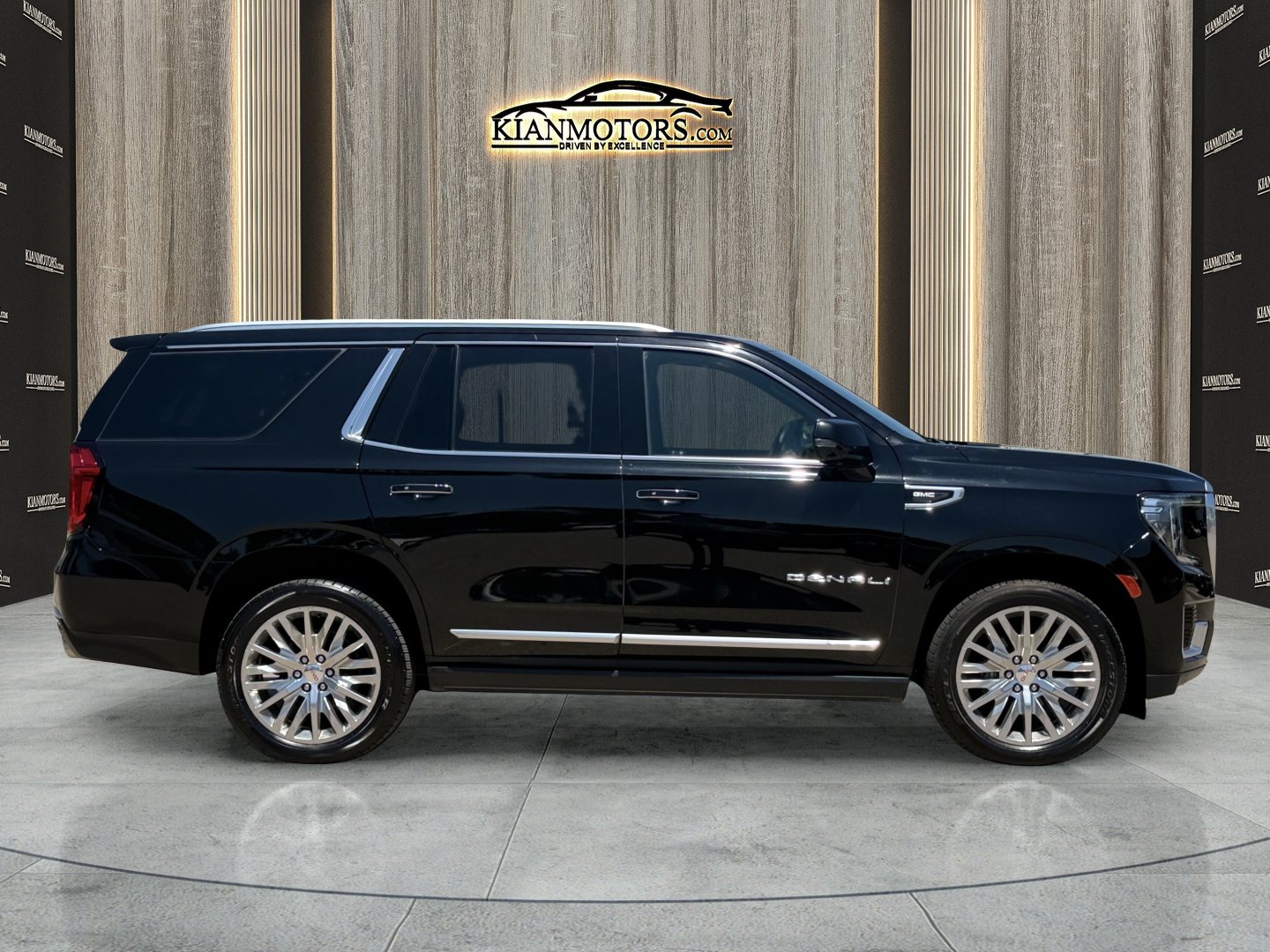 Used 2023 GMC Yukon Denali AWD/4WD image 8