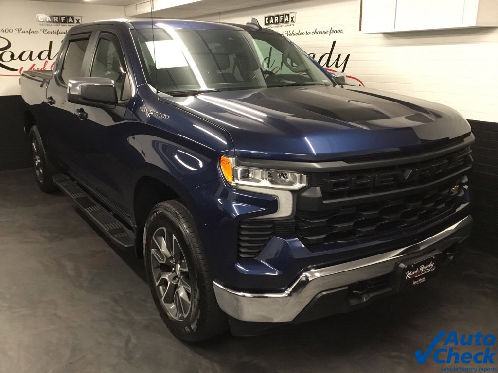 Used 2022 Chevrolet Silverado 1500 LT AWD/4WD image 2