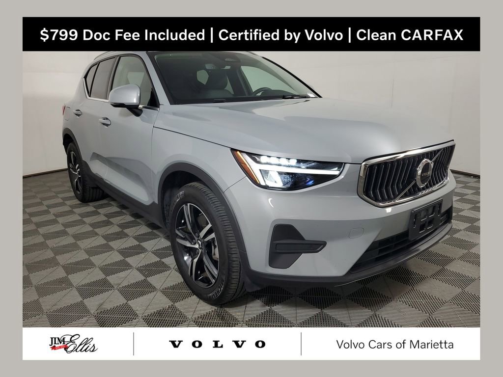 Certified 2025 Volvo XC40 B5 Core image 1