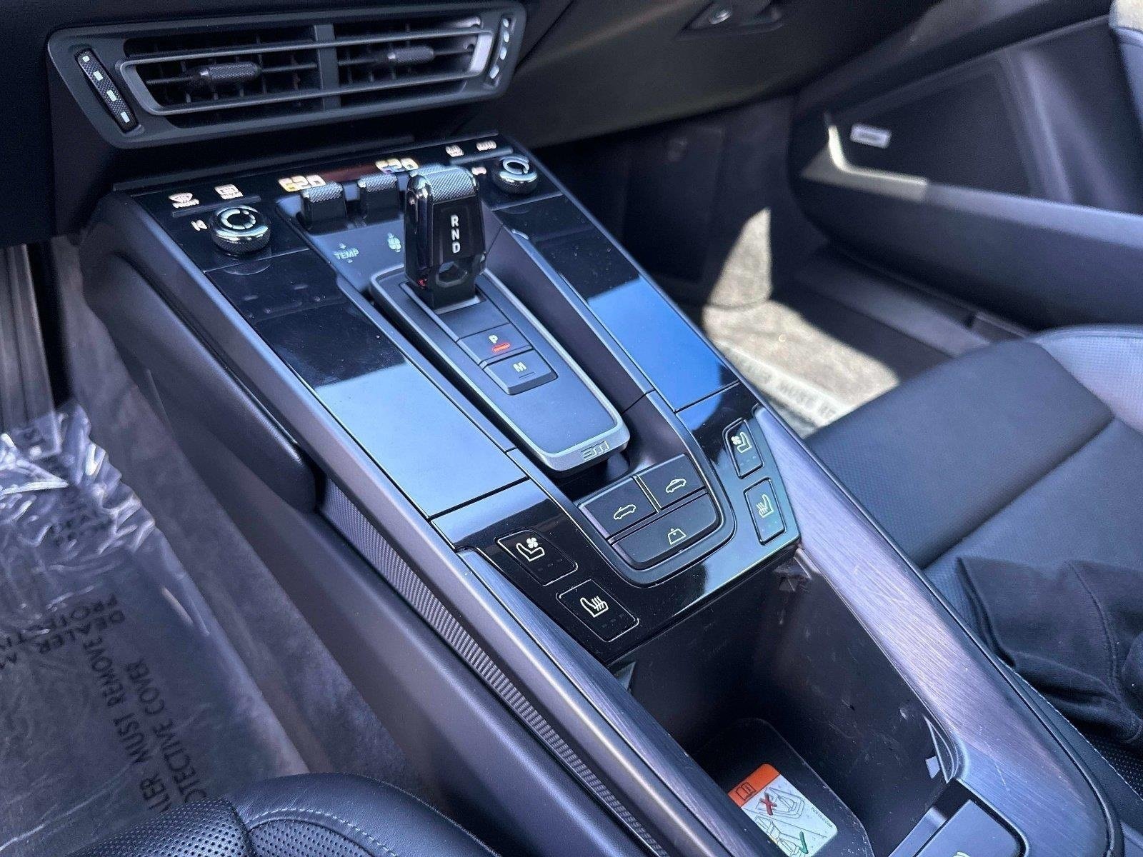 Used 2022 Porsche 911 Cabriolet image 40
