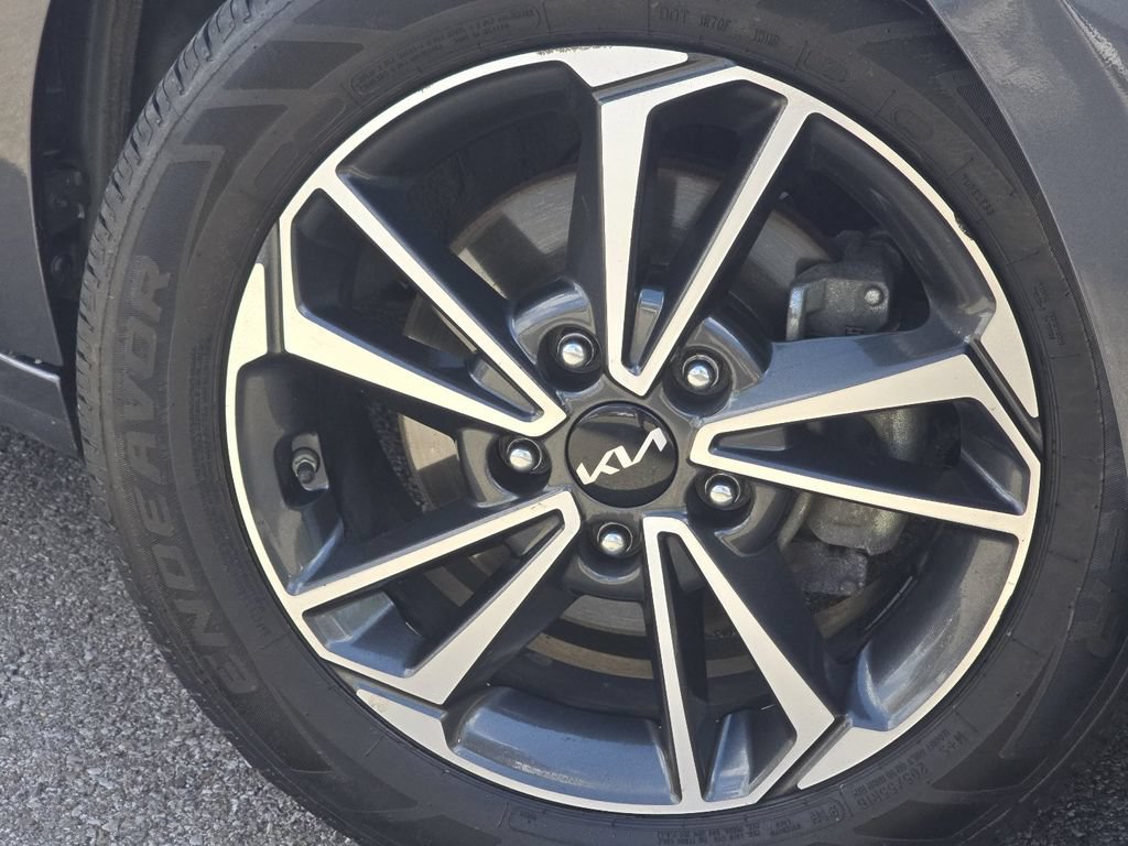 Used 2023 Kia Forte LXS FWD image 6