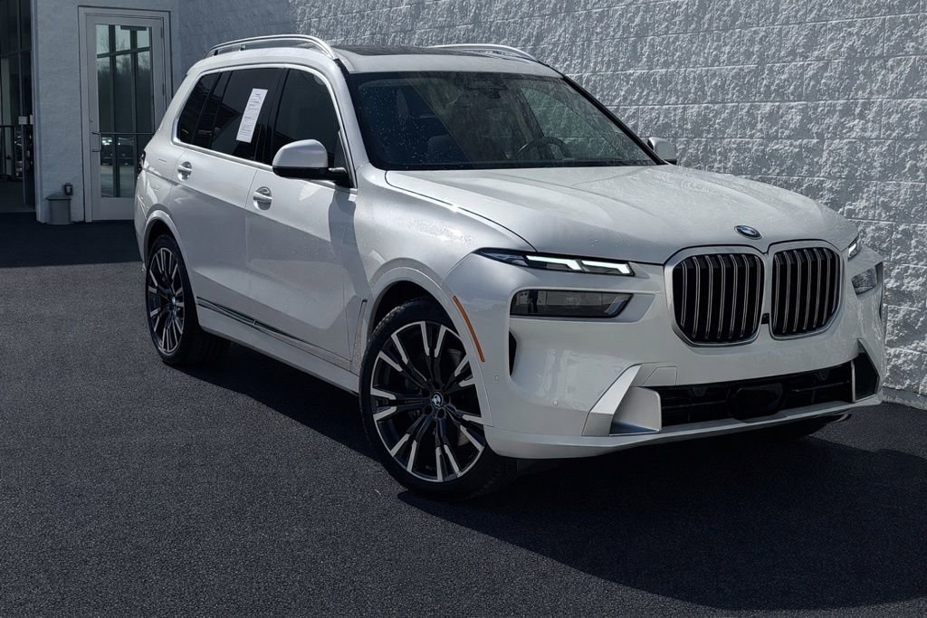 Used 2023 BMW X7 xDrive40i w/ Premium Package image 1