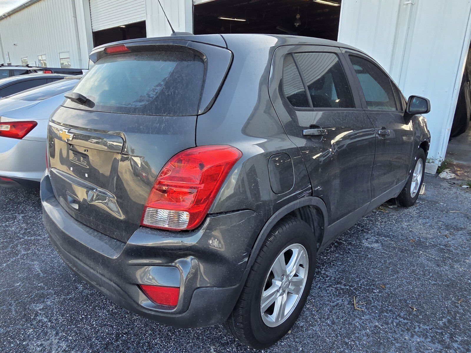 Used 2020 Chevrolet Trax LS FWD image 2