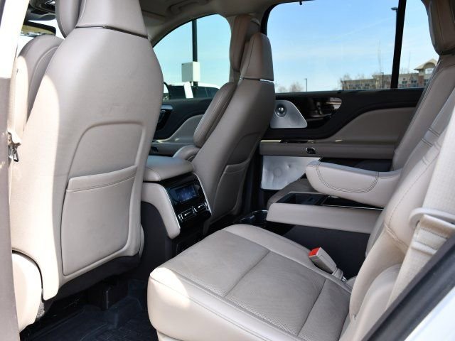 Used 2022 Lincoln Aviator Reserve w/ Equipment Group 201A image 16
