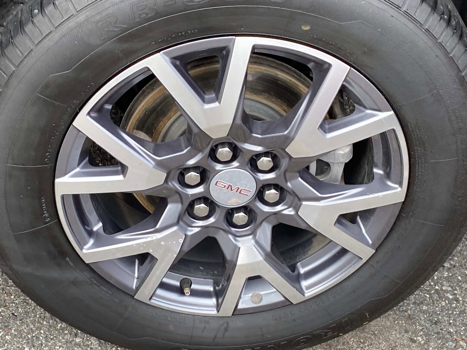 Used 2023 GMC Acadia SLT image 29