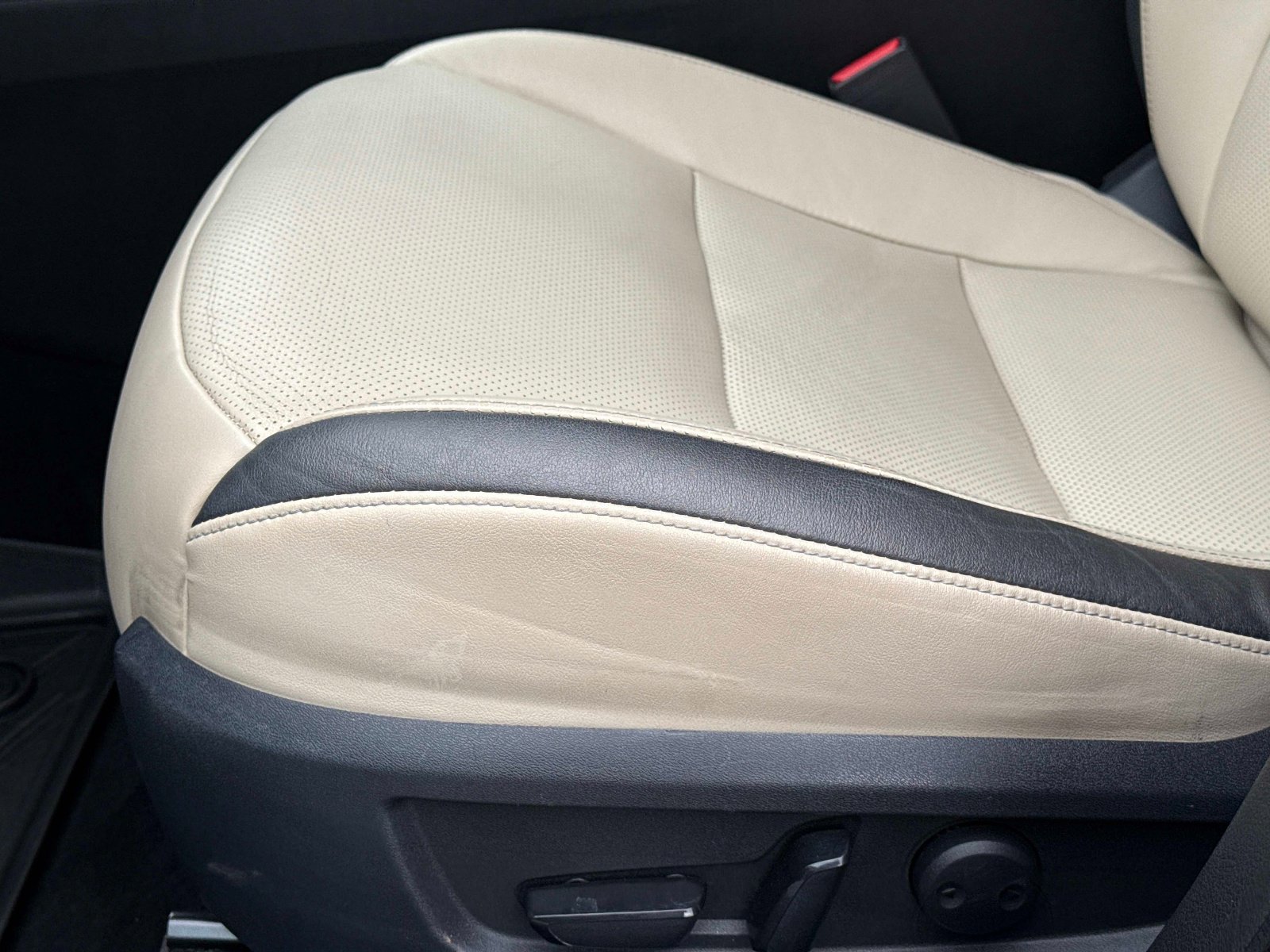 Used 2019 INFINITI QX50 Essential w/ Premium Heat Package image 23