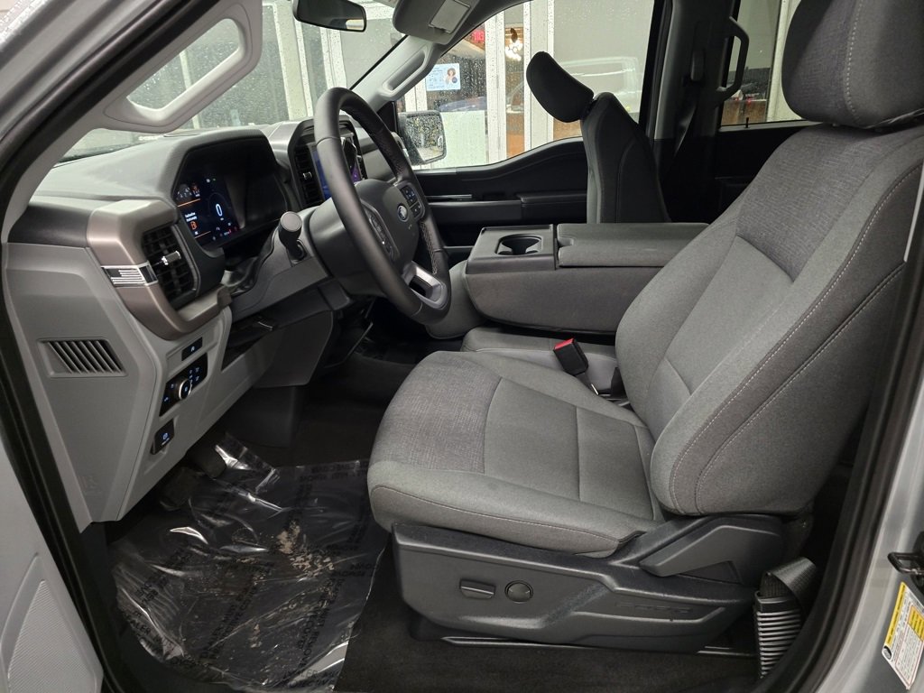 Used 2025 Ford F150 XLT w/ Equipment Group 301A Standard image 17