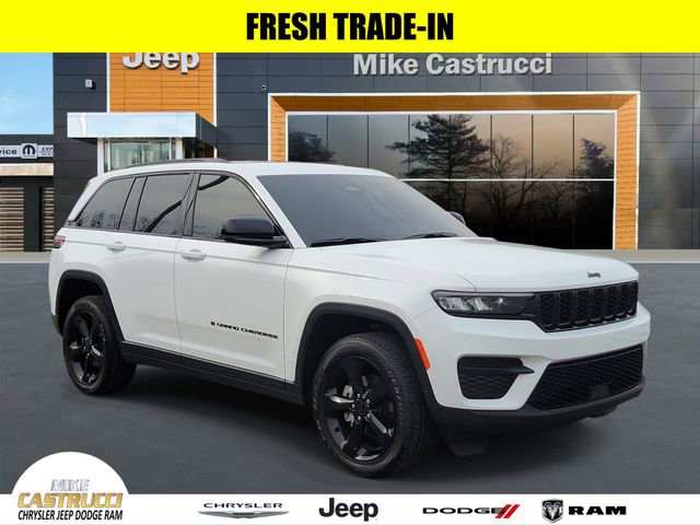 Used 2023 Jeep Grand Cherokee Altitude image 1