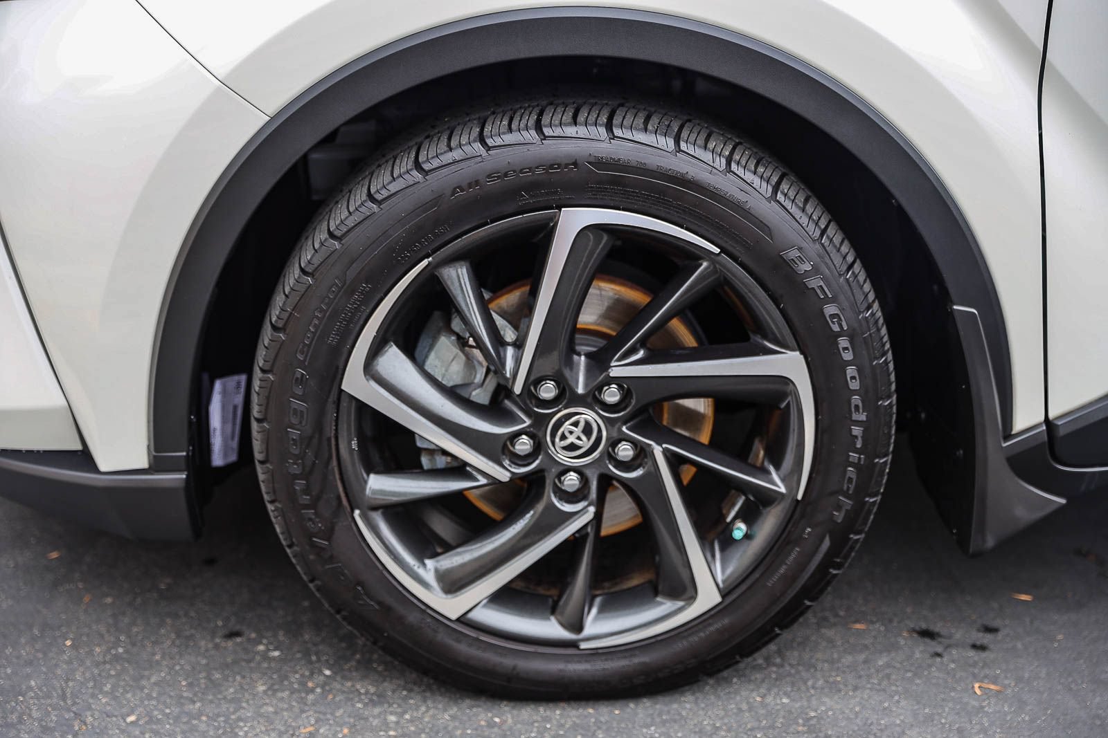 Certified 2021 Toyota C-HR Limited FWD image 9