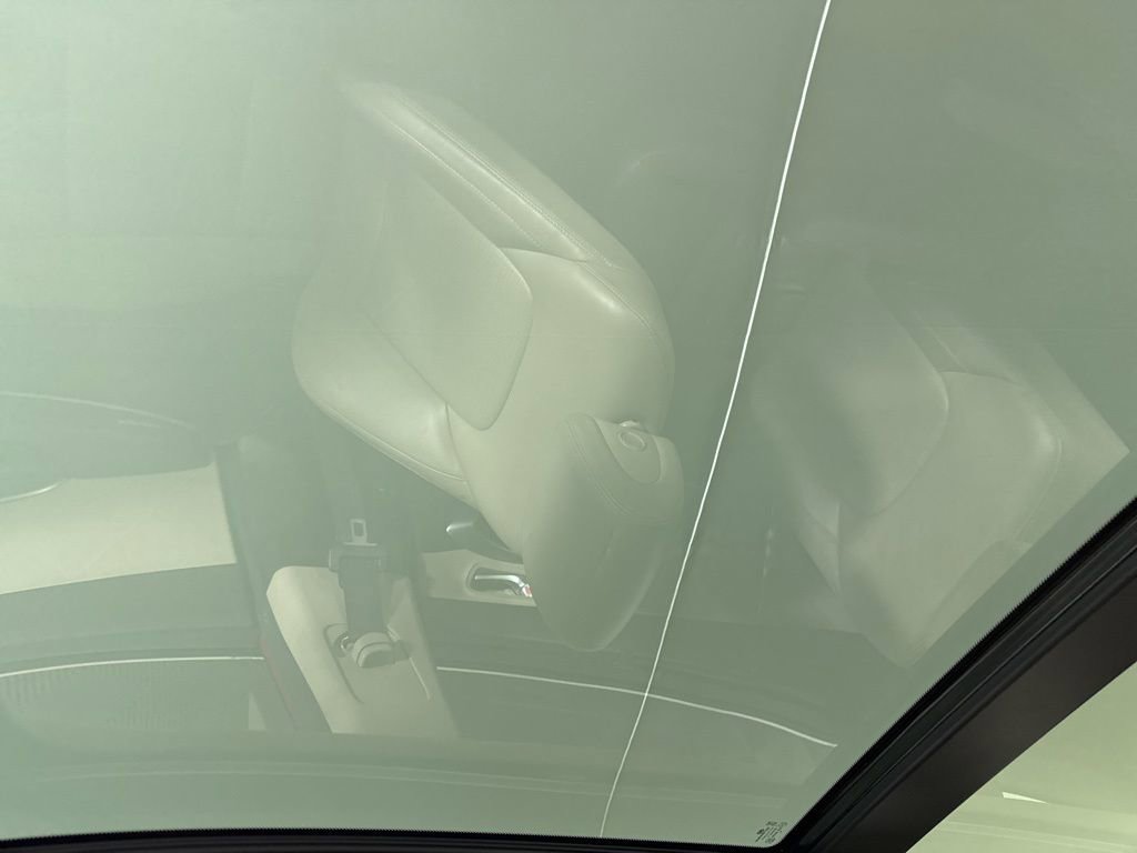 Used 2013 Hyundai Santa Fe Limited w/ Technology Pkg FWD image 26