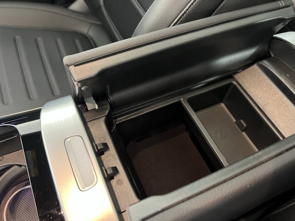 Used 2025 Mercedes-Benz GLC 300 4MATIC image 22