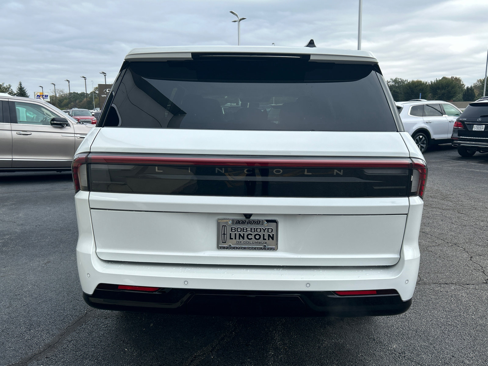 New 2027 Lincoln Navigator Reserve AWD/4WD image 6