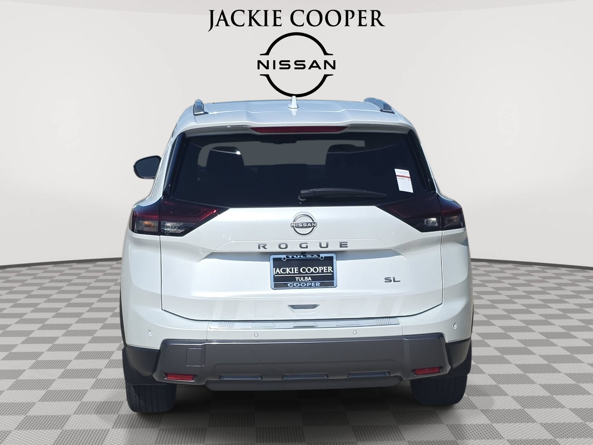 Used 2024 Nissan Rogue SL w/ SL Premium Package FWD image 6