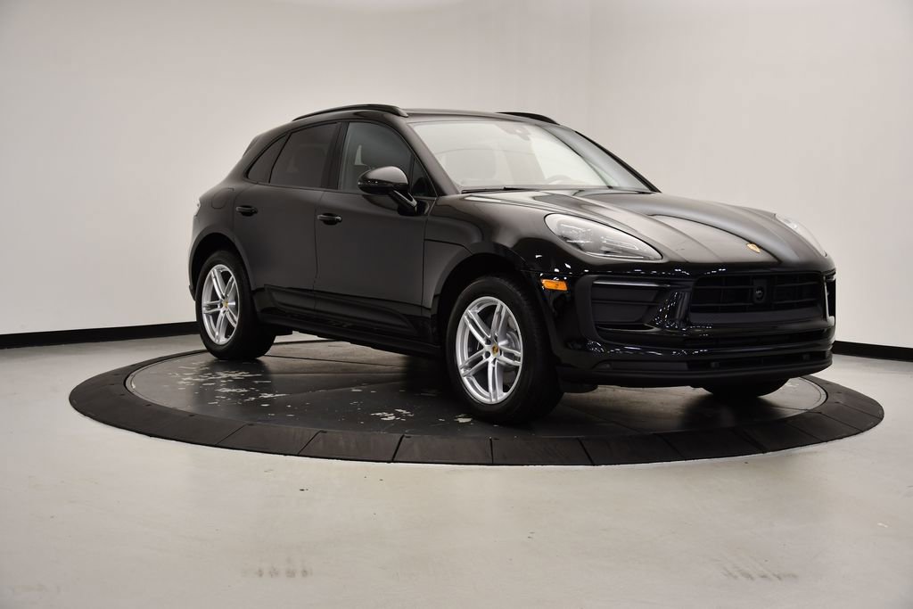 Used 2025 Porsche Macan image 7