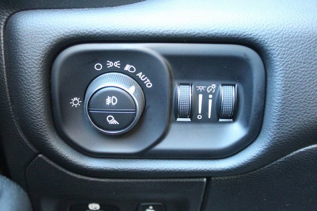 Used 2025 RAM 1500 Big Horn AWD/4WD image 16