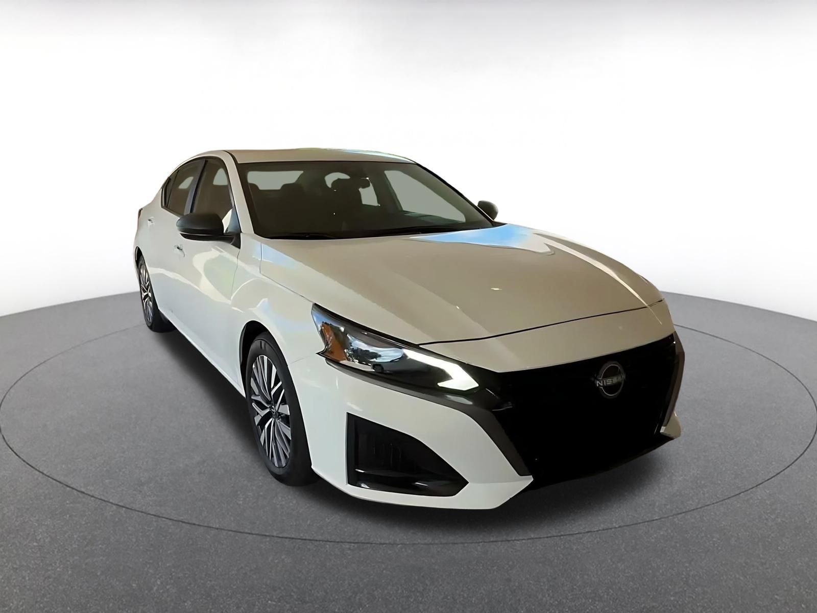 Used 2026 Nissan Altima 2.5 SV FWD image 3