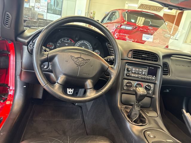 Used 2001 Chevrolet Corvette Coupe RWD image 14