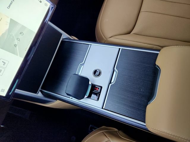New 2026 Land Rover Range Rover Long Wheelbase SE AWD/4WD image 22