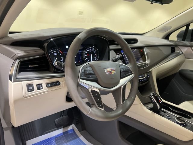 Used 2024 Cadillac XT5 Premium Luxury w/ Technology Package FWD image 9