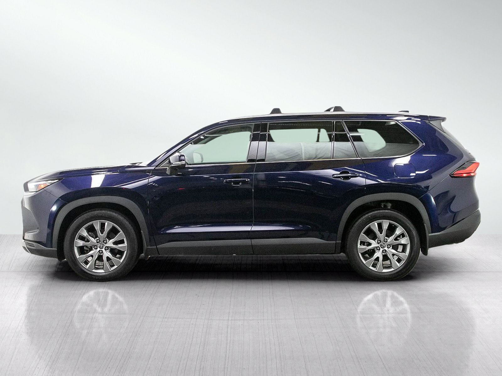 Used 2024 Toyota Grand Highlander AWD image 2