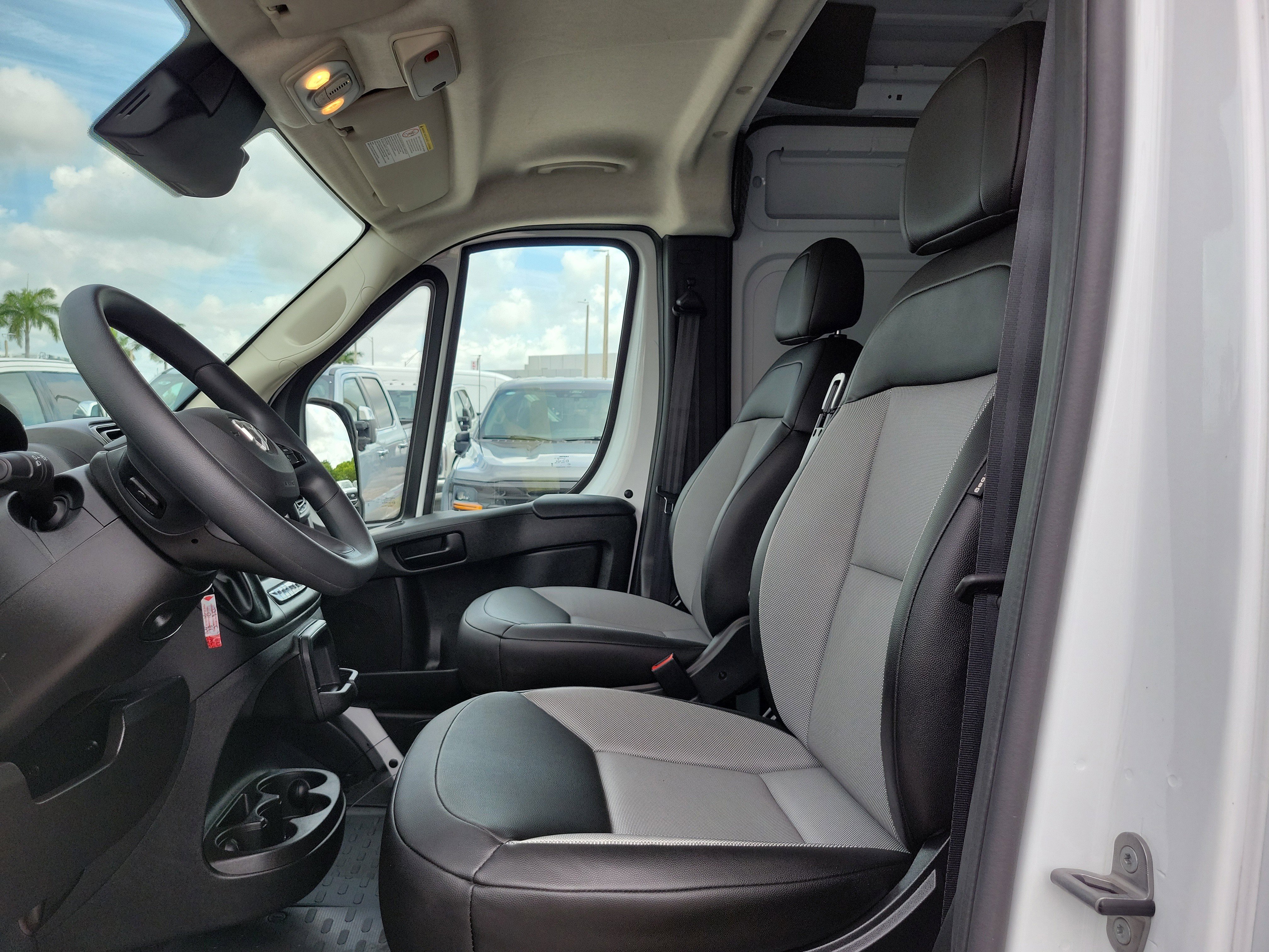 Used 2026 RAM ProMaster 2500 w/ Convenience Group FWD image 11