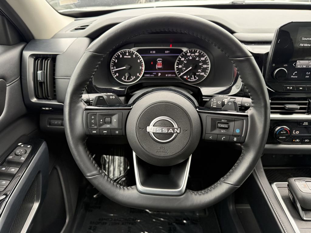 Used 2025 Nissan Pathfinder SL image 14