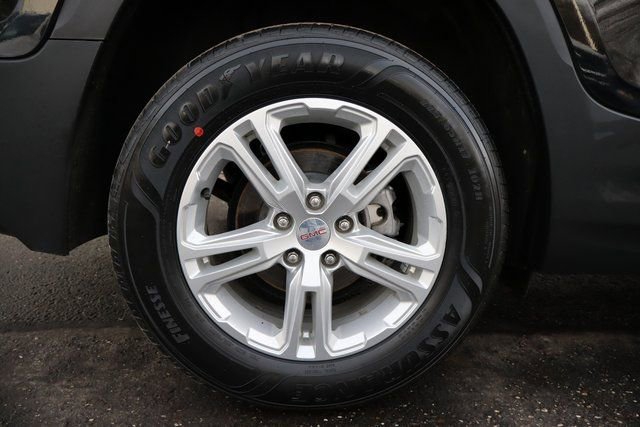 Used 2021 GMC Terrain SLE w/ Driver Convenience Package image 10