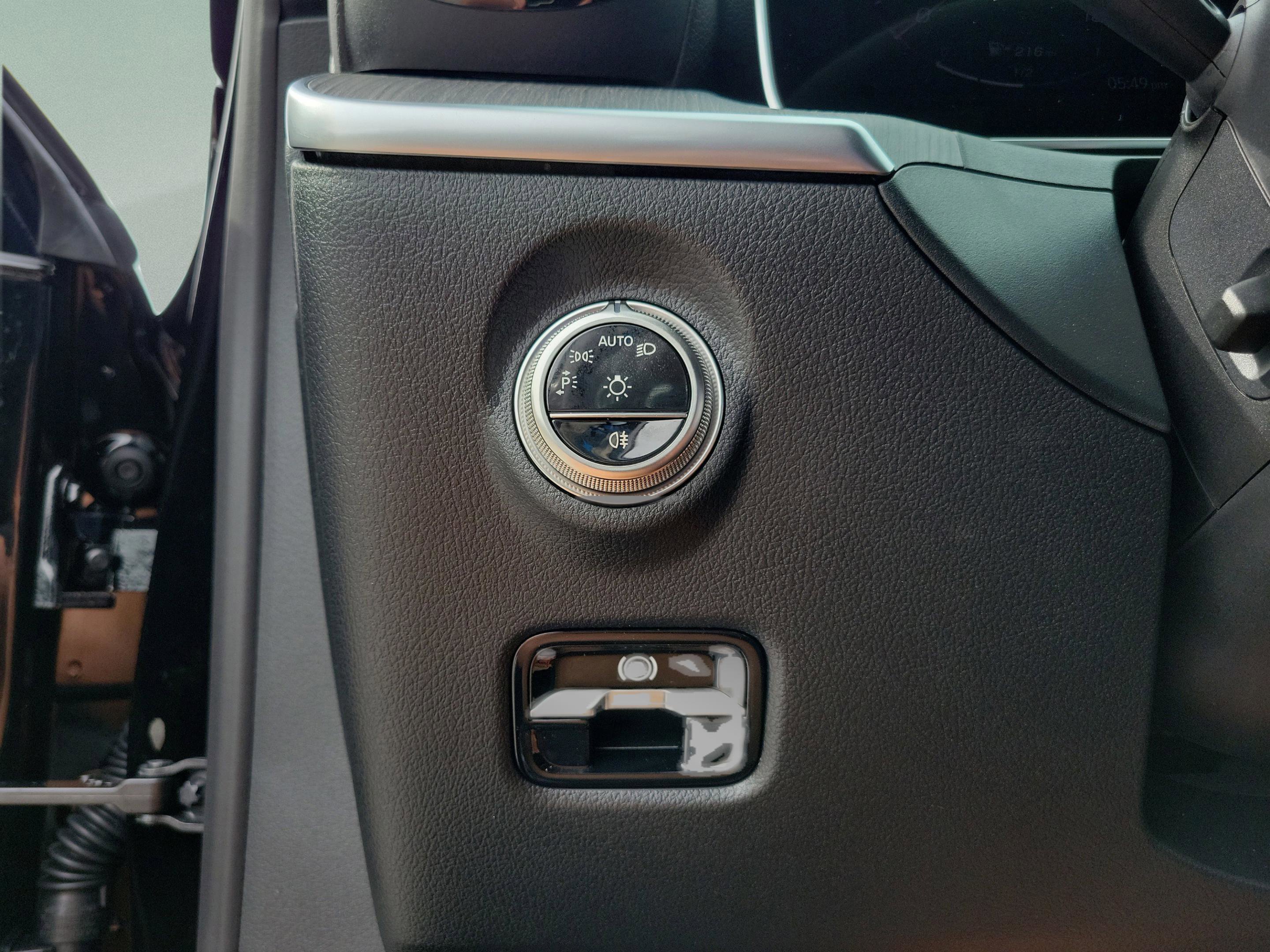 Certified 2026 Mercedes-Benz C 300 Sedan image 17