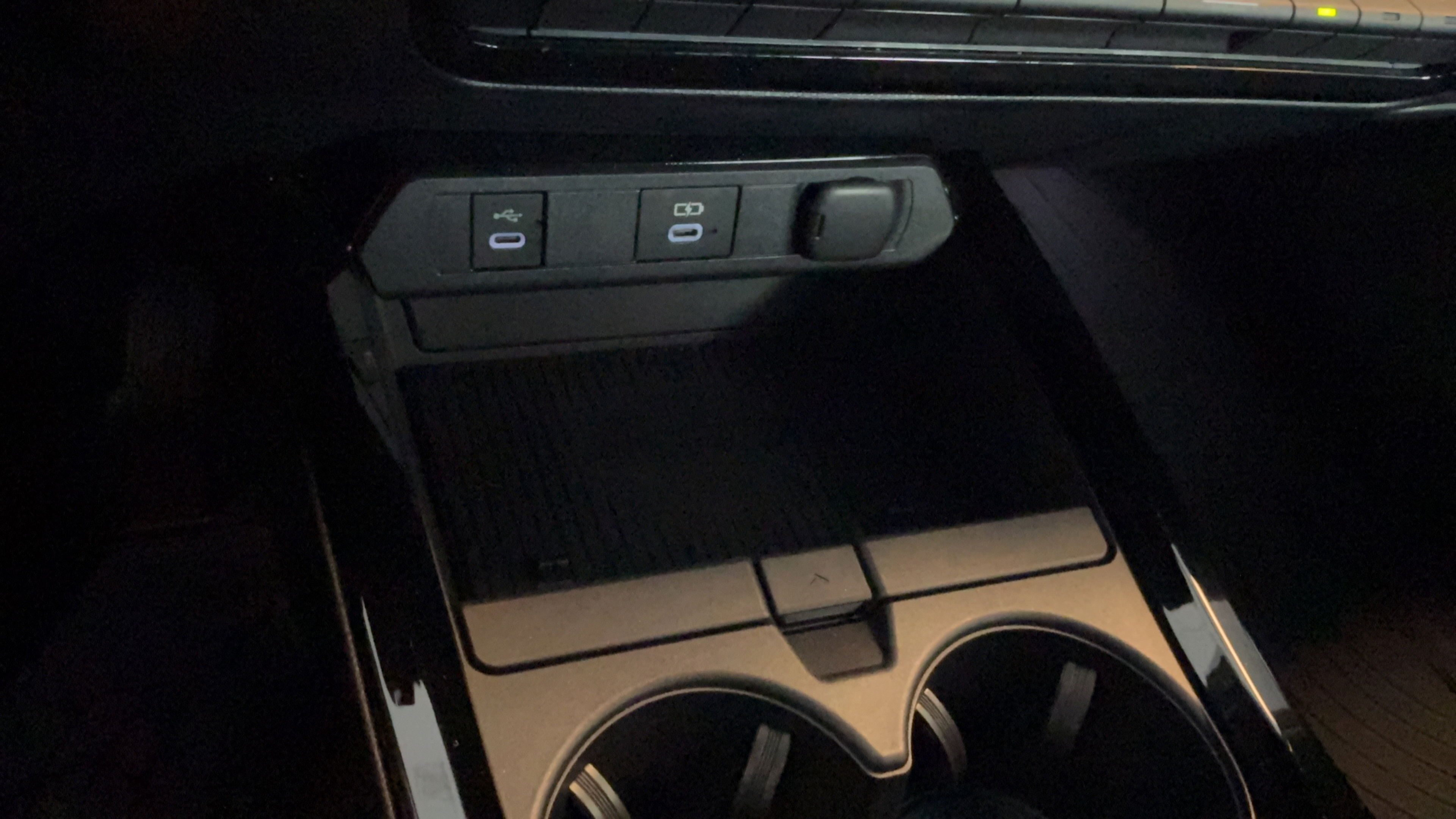 Certified 2025 Toyota Prius XLE FWD image 14
