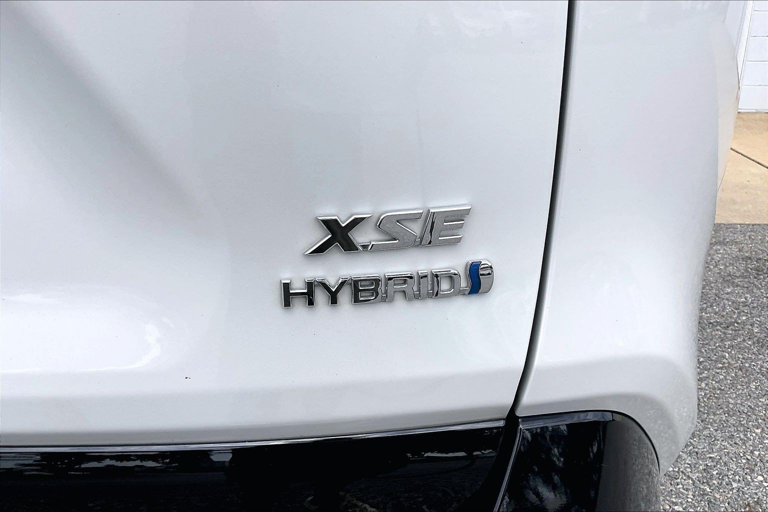 Used 2023 Toyota RAV4 XSE AWD/4WD image 10