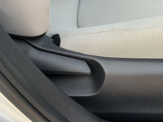 Used 2021 Toyota Corolla LE w/ Carpet Mat Package (TMS) FWD image 28