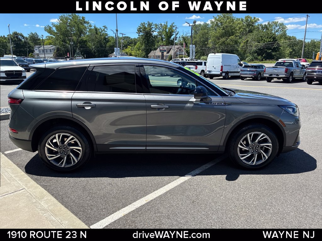 Certified 2023 Lincoln Corsair AWD image 9
