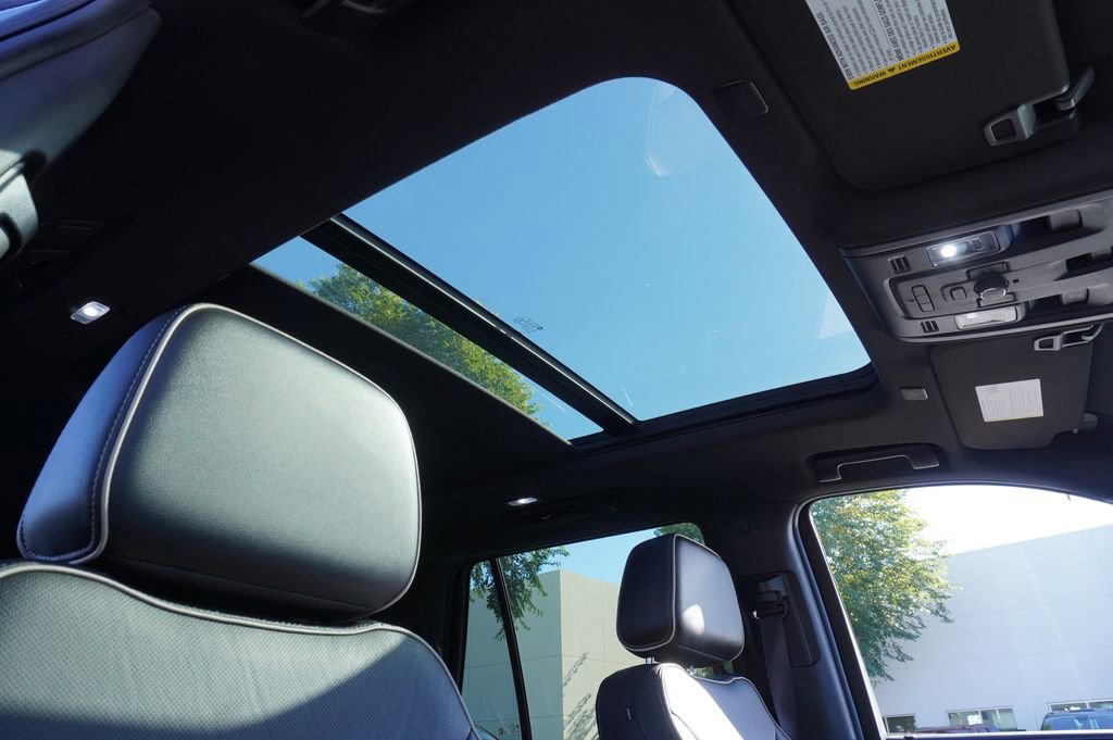 Certified 2023 GMC Yukon SLT w/ SLT Luxury Package image 14