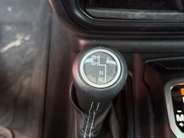 Used 2020 Jeep Gladiator Overland AWD/4WD image 21