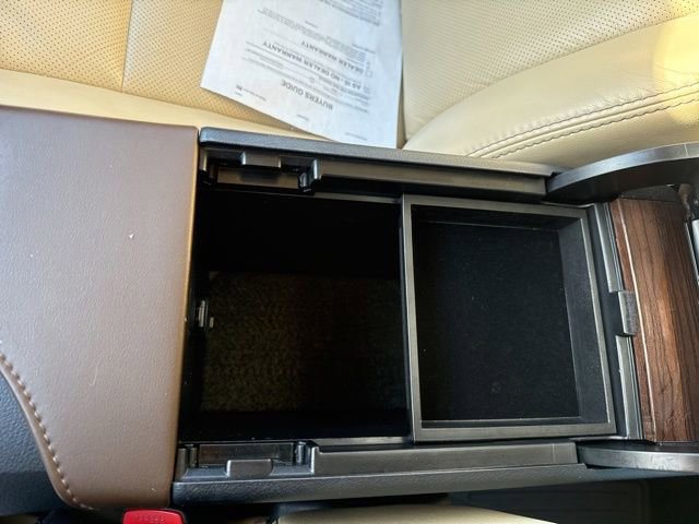 Used 2013 Toyota Avalon Limited image 25