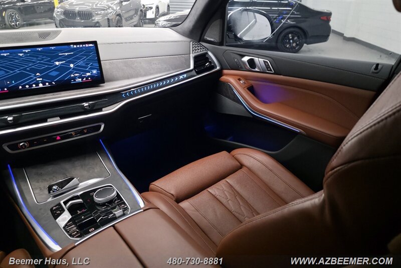 Used 2024 BMW X7 xDrive40i w/ M Sport Package AWD/4WD image 13