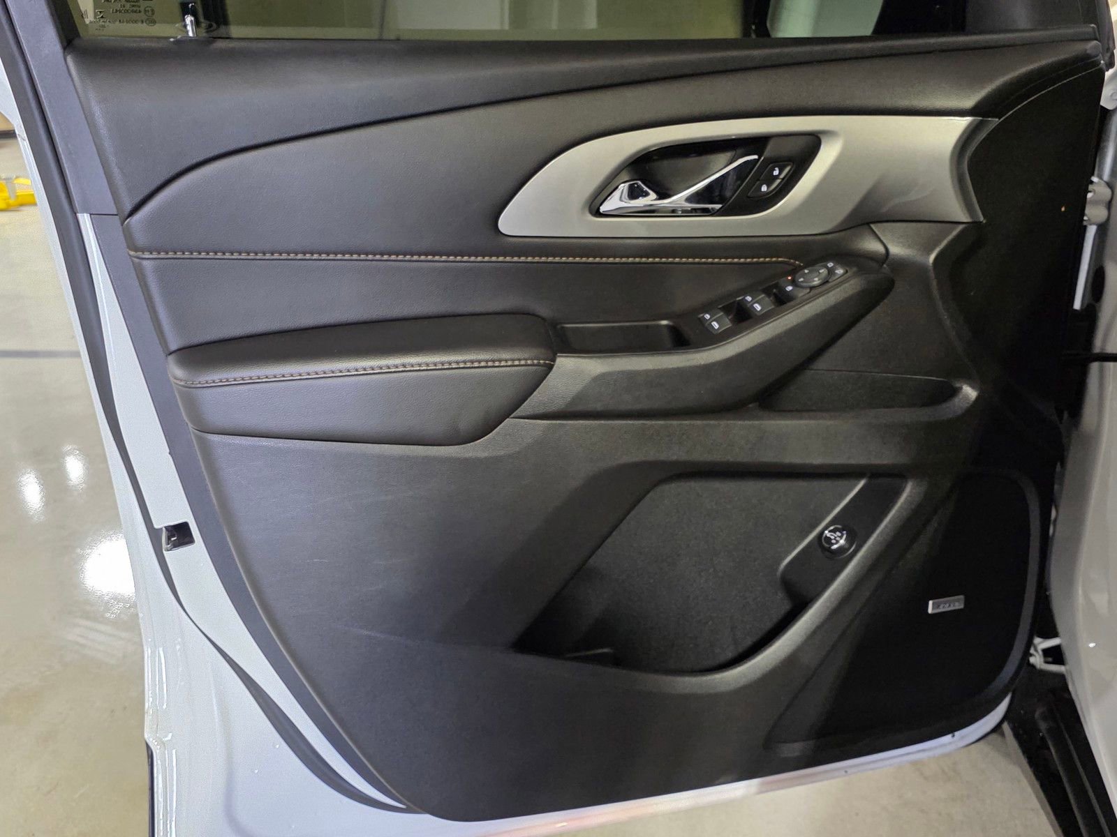Used 2020 Chevrolet Traverse RS w/ LPO, Cargo Package image 17