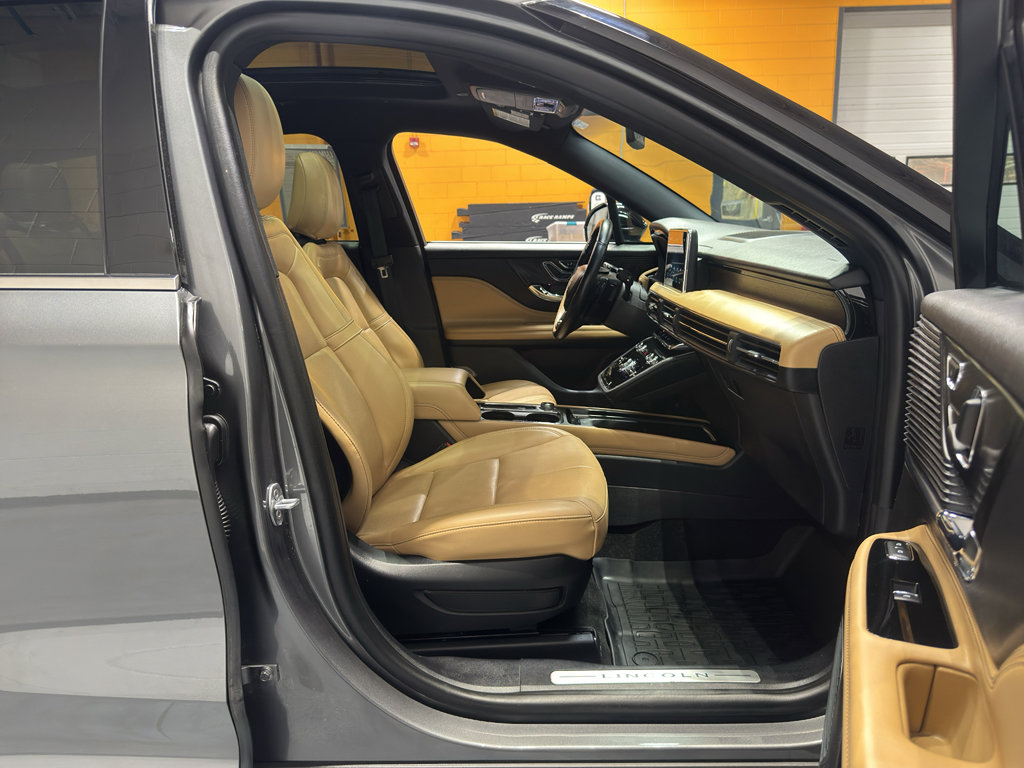 Used 2022 Lincoln Corsair Reserve w/ Equipment Group 201A image 17