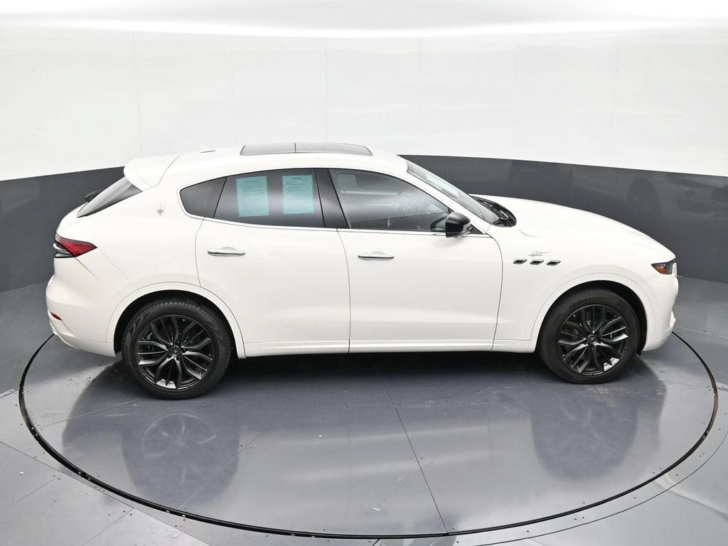 Used 2024 Maserati Levante GT Ultima AWD/4WD image 15