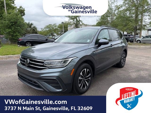 Certified 2024 Volkswagen Tiguan S image 3
