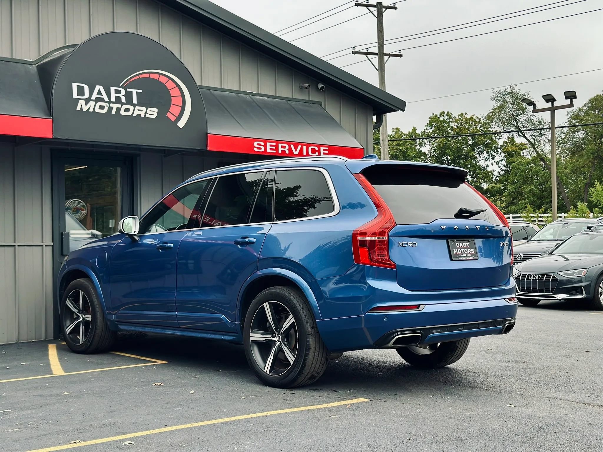 Used 2016 Volvo XC90 T8 R-Design image 5