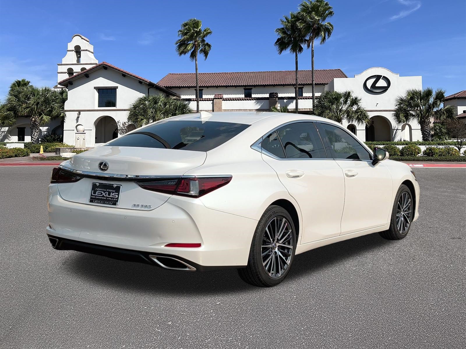 Used 2025 Lexus ES 350 w/ Premium Package FWD image 2